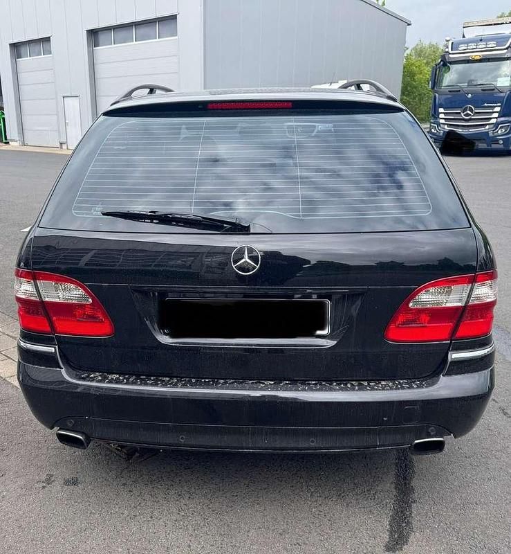 Gebraucht 2005 Mercedes E350 Avantgarde Kombi | 8.000 € (Etwas zu teuer) - Bild 1/4