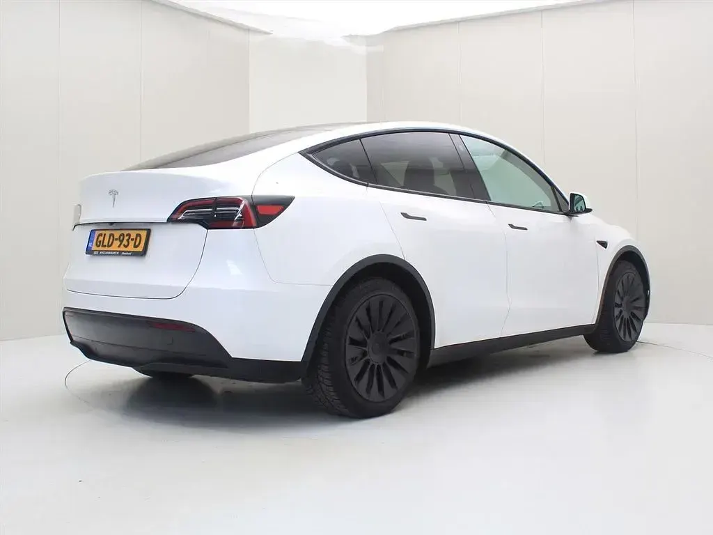 Gebraucht Tesla Model Y Standard Range 250 kW (341 PS) 2023 Weiß SUV