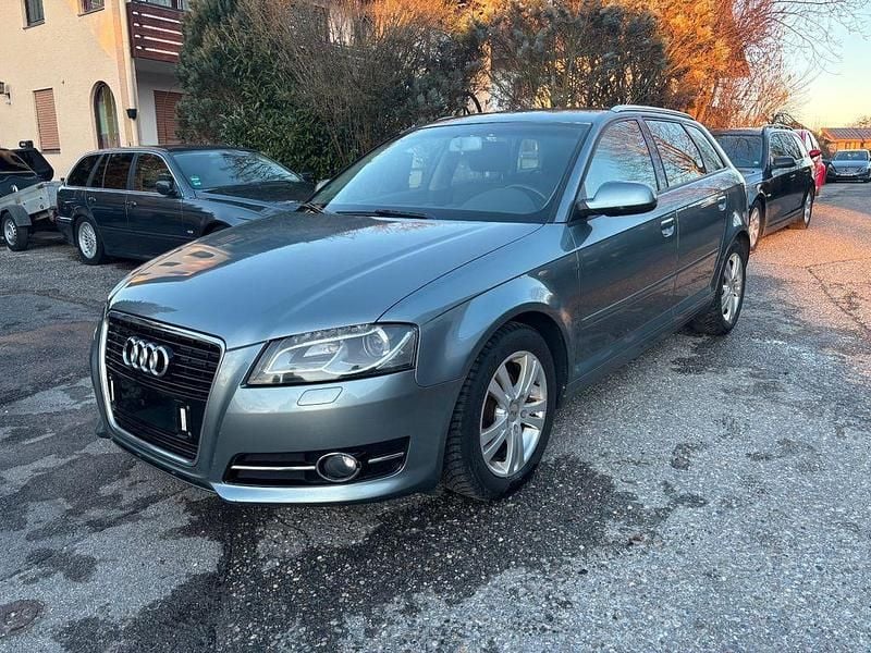 Gebraucht Audi A3 Ambition 105 PS (77 kW) 2010 Grau Kleinwagen