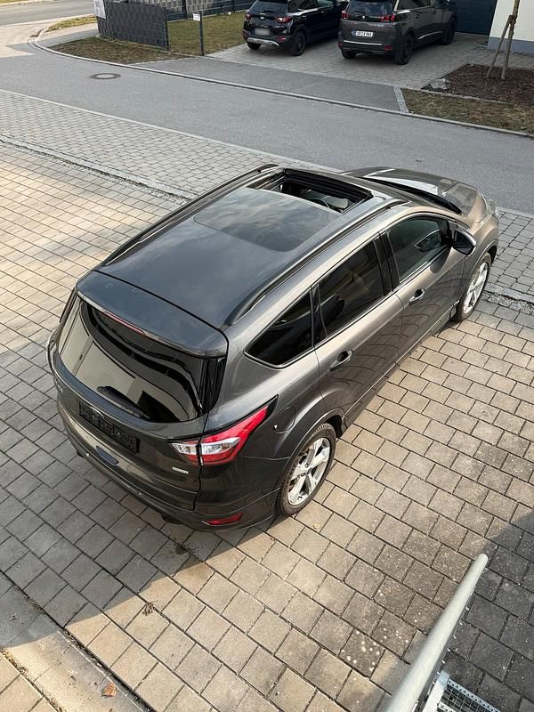 Gebraucht Ford Kuga ST-Line 175 PS (128 kW) 2019 Grau SUV