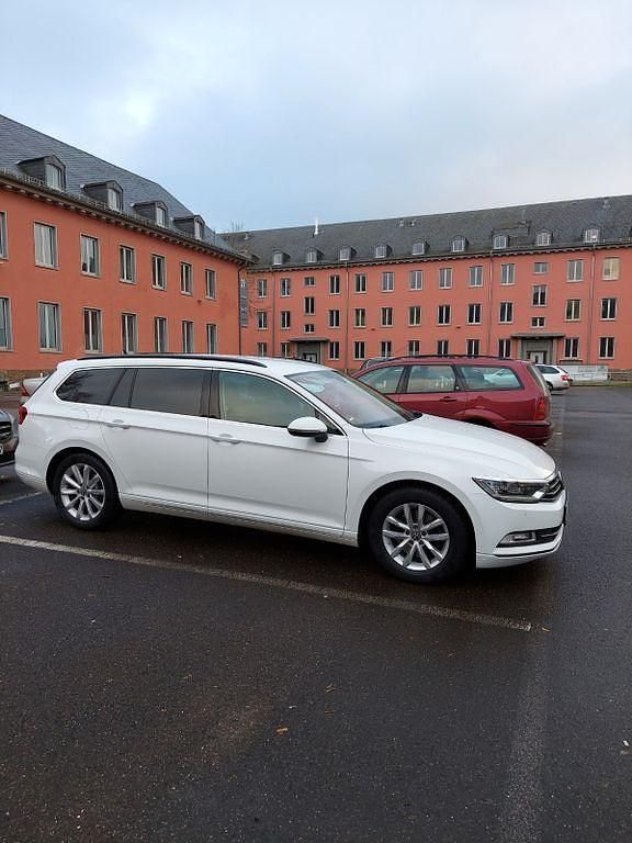 Gebraucht VW Passat Highline 190 PS (139 kW) 2016 Weiß Limousine