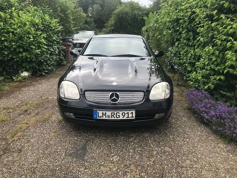 Schwarz Gebraucht 1998 Mercedes SLK230 Cabrio | 4.900 € (Fairer Preis) - Bild 1/4