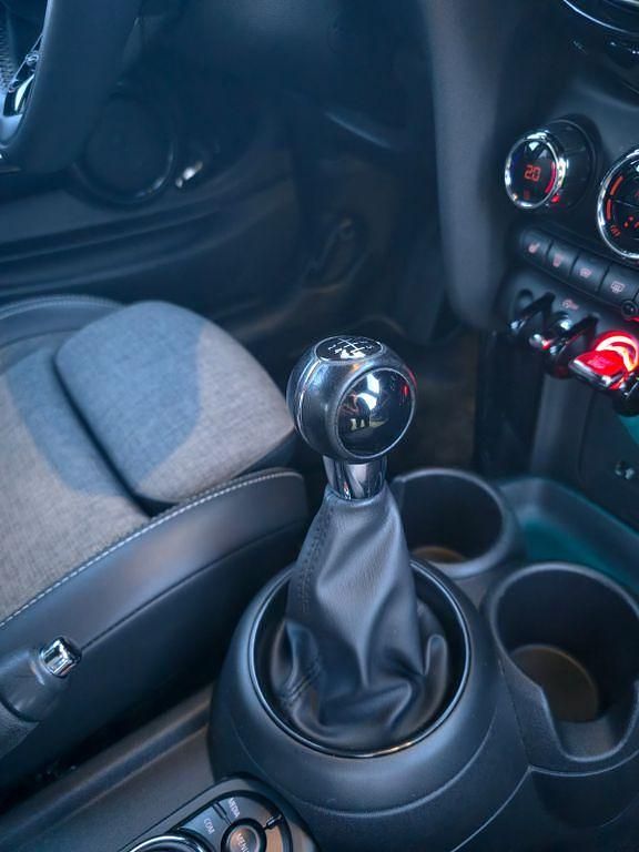 Gebraucht Mini Cooper D 116 PS (85 kW) 2019 Grau Kleinwagen