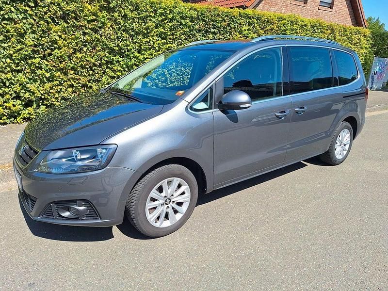 Grau Gebraucht 2017 Seat Alhambra Style Van / Kleinbus | 21.300 € (Guter Preis) - Bild 1/4