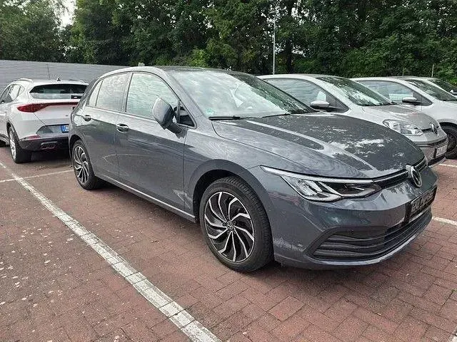 Gebraucht VW Golf VIII Life 116 PS (85 kW) 2020 Limousine