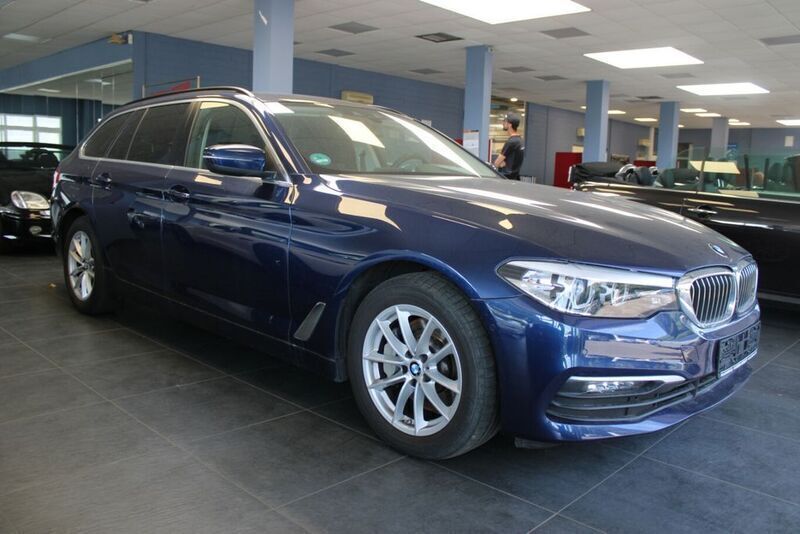 Blau Gebraucht 2020 BMW 530 Comfort Edition Kombi | 29.980 € (Superpreis) - Bild 1/4