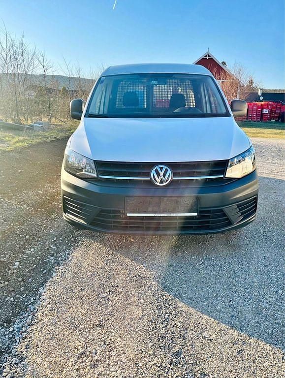 Silber Gebraucht 2018 VW Caddy Beach Van / Kleinbus | 4.800 € - Bild 1/4