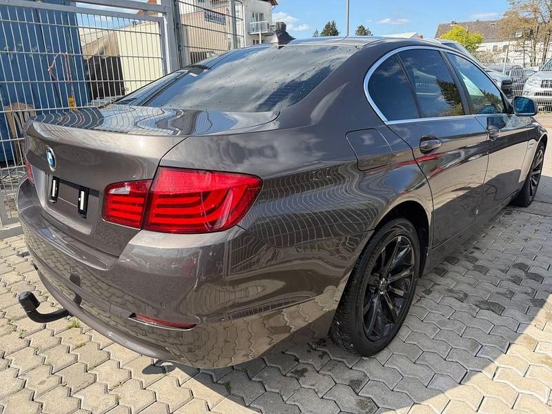 Gebraucht BMW 520 Performance 184 PS (135 kW) 2012 Braun Limousine