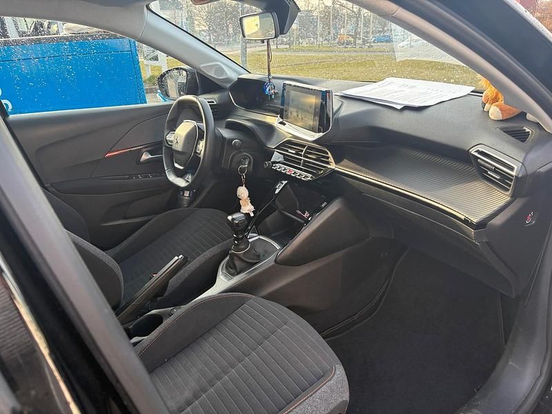 Gebraucht Peugeot 208 Active 100 PS (73 kW) 2022 Schwarz Kleinwagen