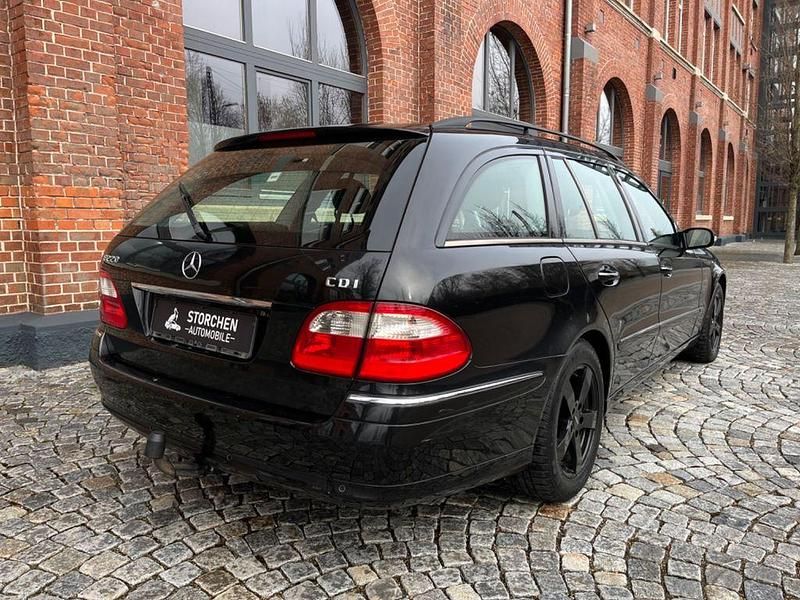 Gebraucht Mercedes E220 Elegance 150 PS (110 kW) 2004 Schwarz Limousine