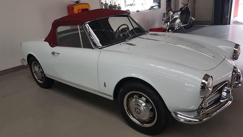 Gebraucht Alfa Romeo Giulia Spider 90 PS (66 kW) 1962 Weiß Cabrio