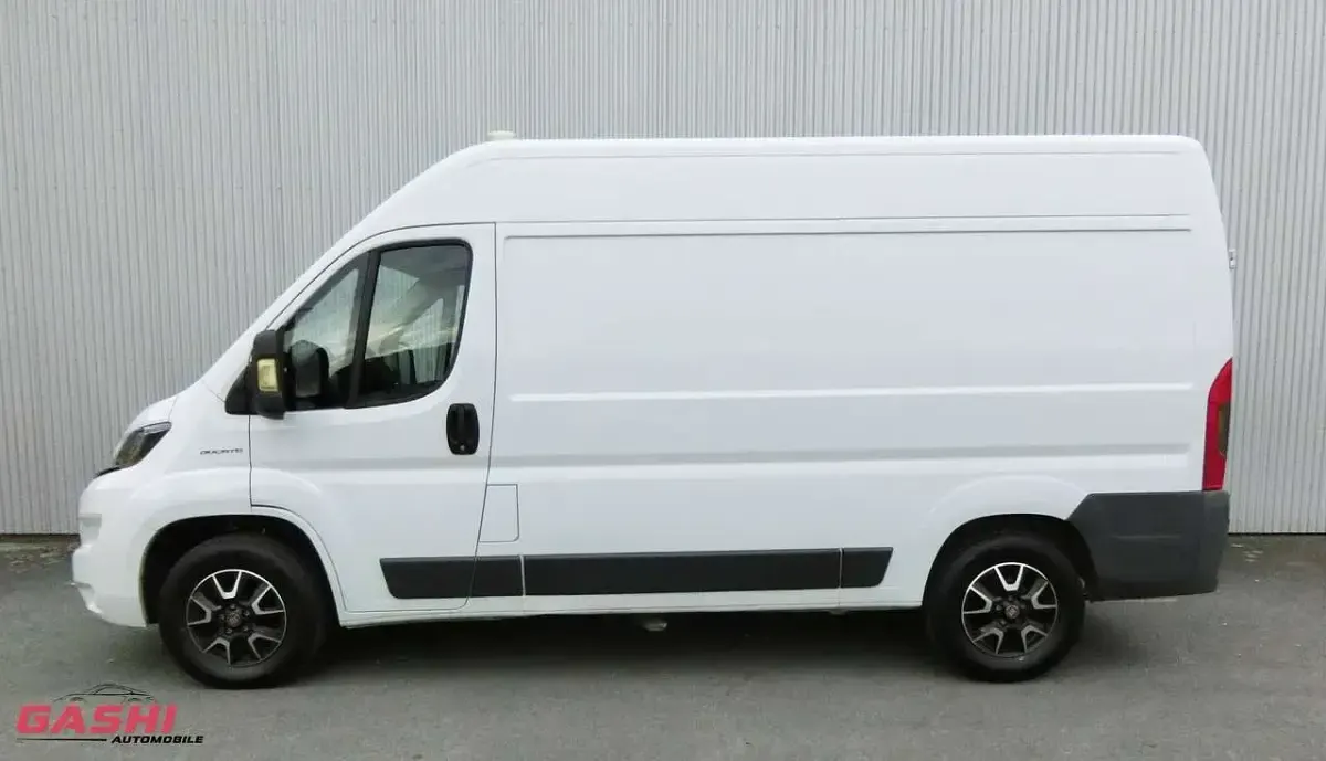 Gebraucht Fiat Ducato 148 PS (108 kW) 2018 Colore esterno weiss pastell Van