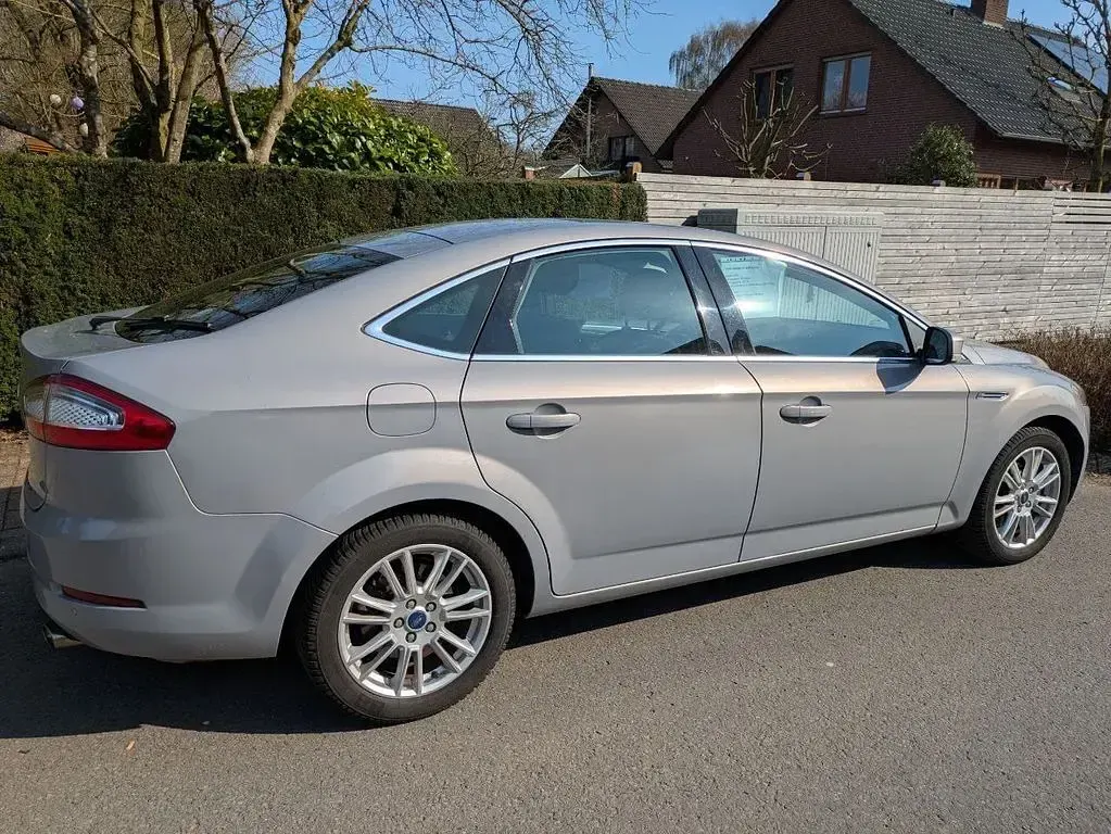Usata Ford Mondeo 203 CV (149 kW) 2013 Argento Berlina