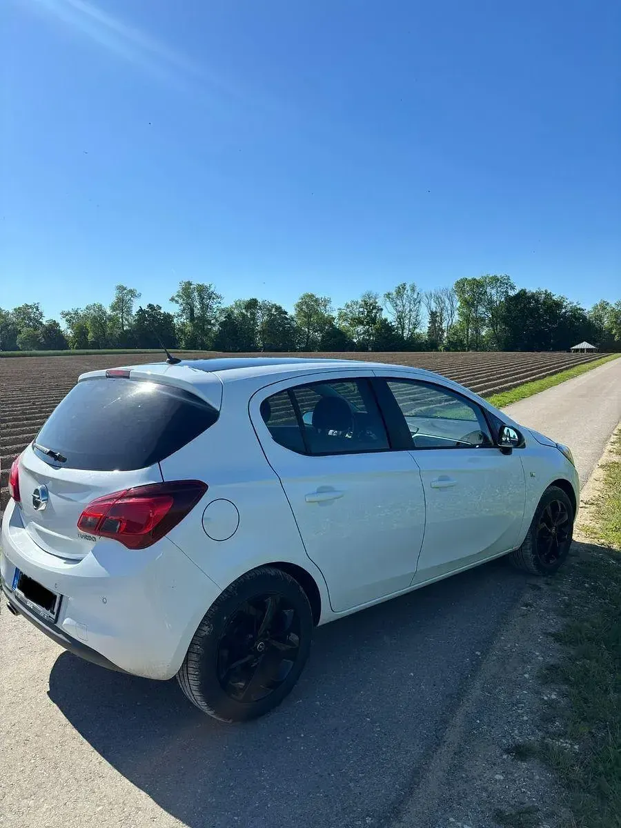 Gebraucht Opel Corsa Color Edition 101 PS (74 kW) 2016 Weiß Kleinwagen