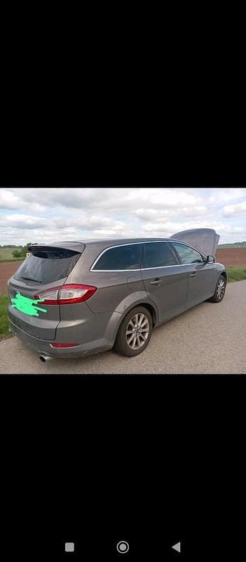 Braun Gebraucht 2010 Ford Mondeo Kombi | 4.000 € - Bild 1/4