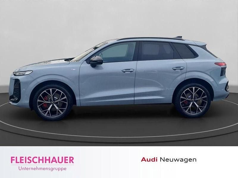 Neu Audi Q3 Sport 265 PS (194 kW) 2025 Grau SUV
