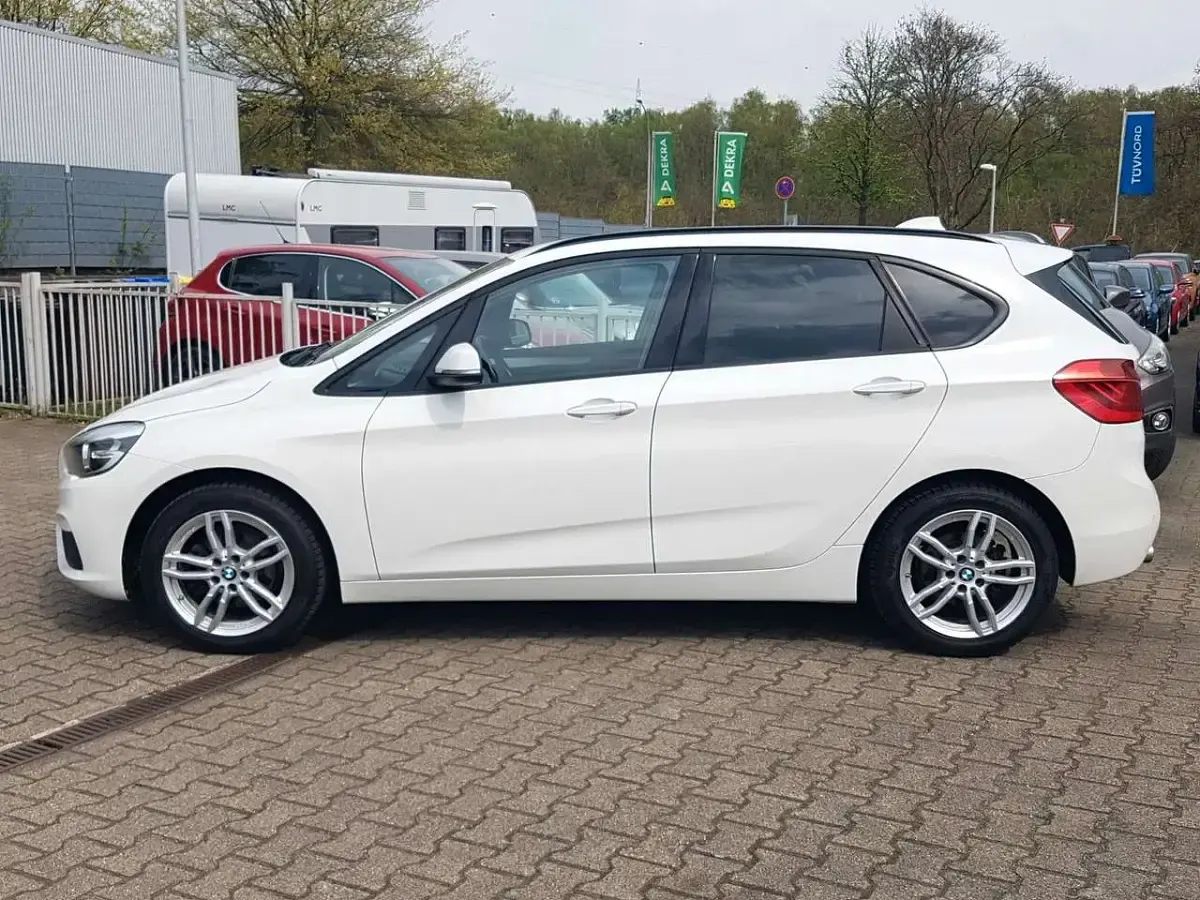 Gebraucht BMW 216 Advantage 116 PS (85 kW) 2017 Alpinweiss uni Van / Kleinbus