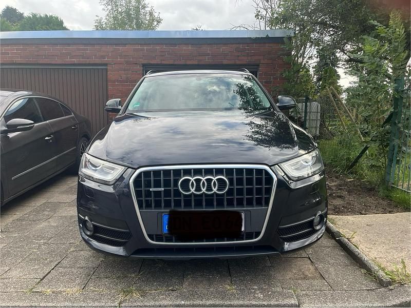 Blau Gebraucht 2013 Audi Q3 SUV | 11.500 € (Fairer Preis) - Bild 1/4