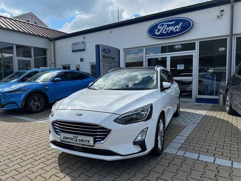 Gebraucht Ford Focus Titanium 182 PS (133 kW) 2019 Frost weiß Kombi