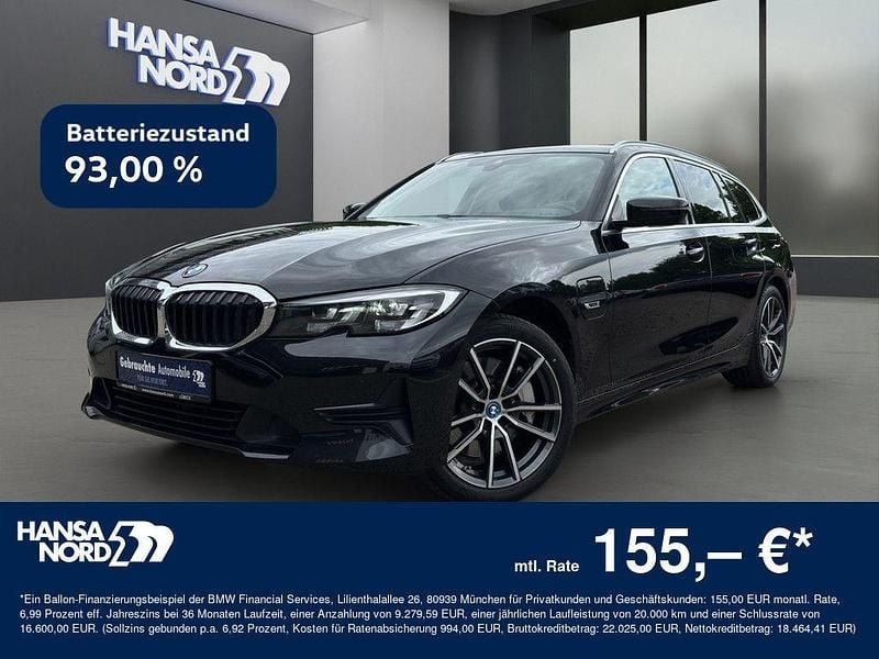 Schwarz / saphirschwarz (metallic) Gebraucht 2022 BMW 330e Sport Line Kombi | 26.750 € (Superpreis) - Bild 1/4
