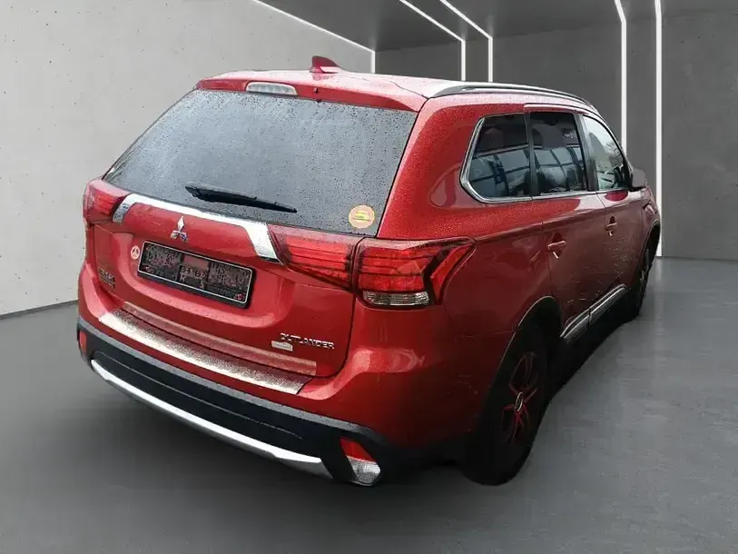 Gebraucht Mitsubishi Outlander Edition 150 PS (110 kW) 2017 Rot SUV