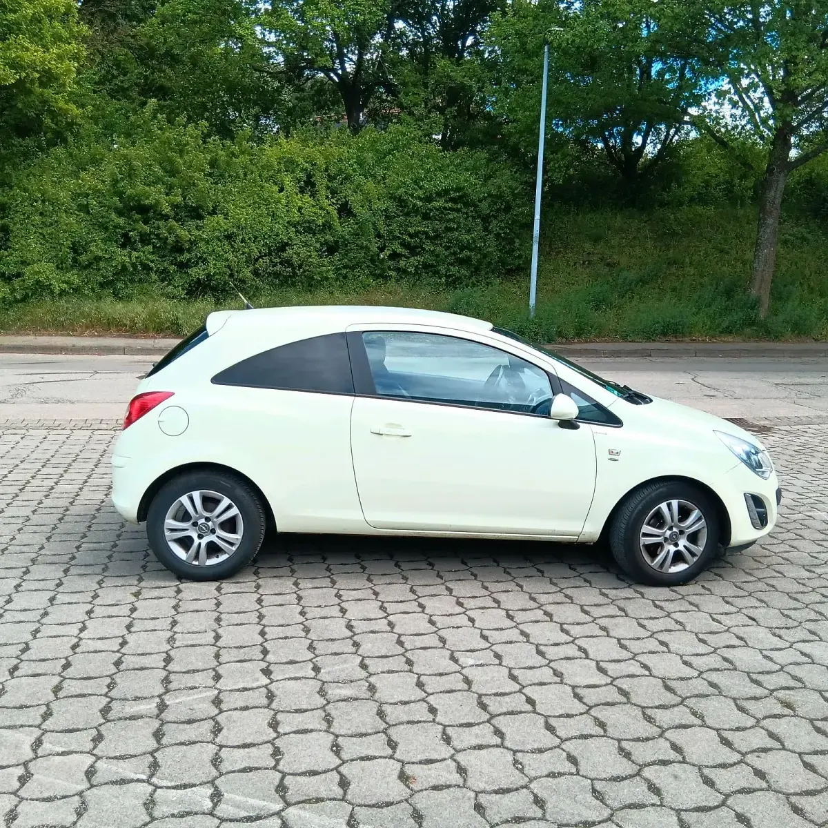 Używany Opel Corsa 87 KM (63 kW) 2011 Andere farben Hatchback