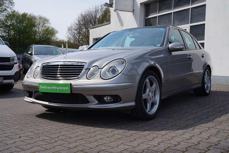 Gebraucht Mercedes E500 Avantgarde 306 PS (225 kW) 2004 Gold Limousine