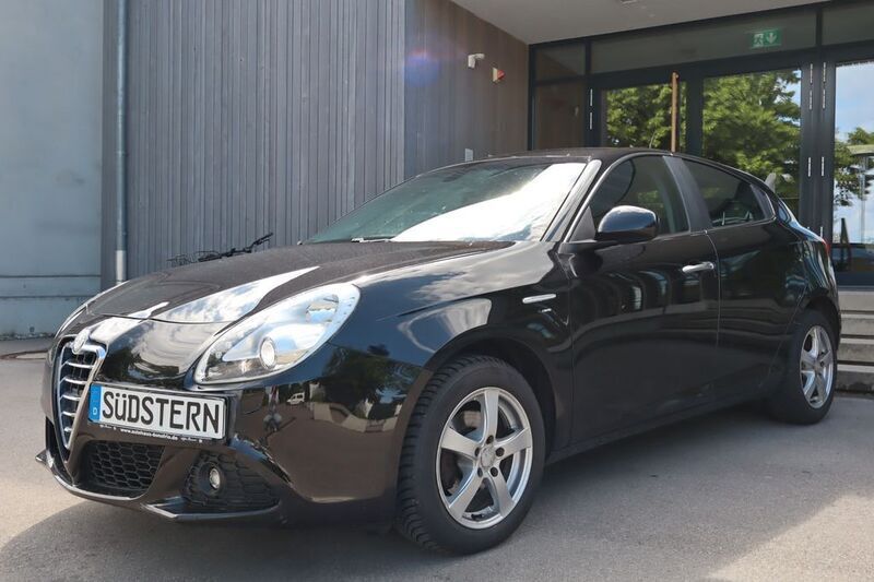 Schwarz Gebraucht 2010 Alfa Romeo Giulietta Turismo Kleinwagen | 3.990 € (Superpreis) - Bild 1/4