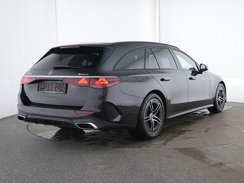 Gebraucht Mercedes E300 AMG 313 PS (230 kW) 2025 Schwarz Limousine