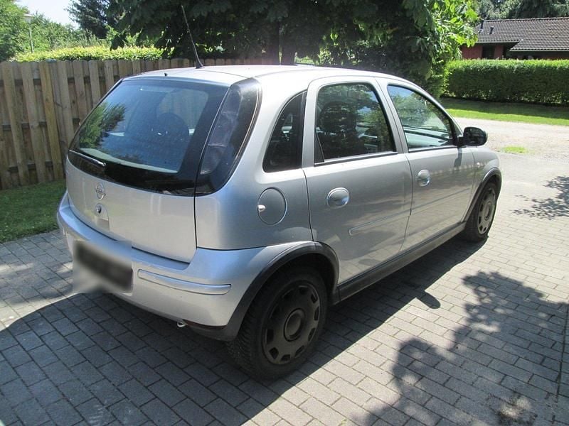 Gebraucht Opel Corsa 60 PS (44 kW) 2005 Silber Kleinwagen