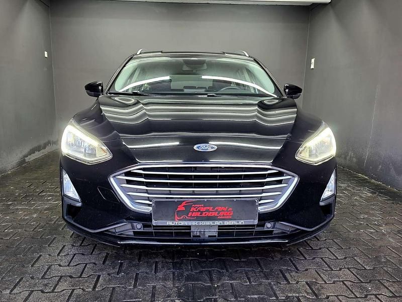 Second-hand Ford Focus 120 CP (88 kW) 2019 Negru Break