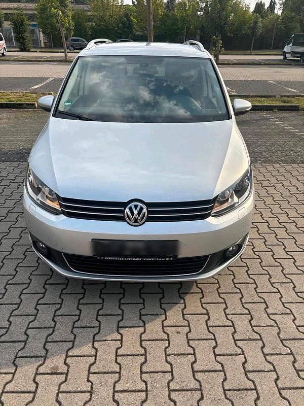 Silber Gebraucht 2015 VW Touran Van / Kleinbus | 5.800 € (Superpreis) - Bild 1/4
