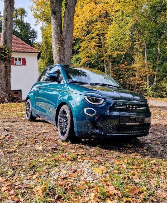 Grün Gebraucht 2022 Fiat 500e La Prima Limousine | 24.900 € - Bild 1/4
