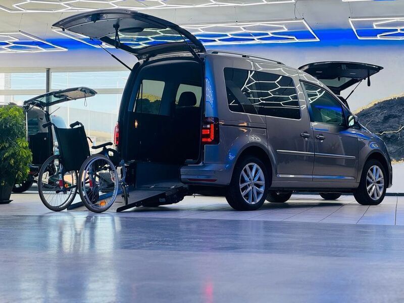 Gebraucht VW Caddy Highline 125 PS (91 kW) 2018 Grün Van / Kleinbus