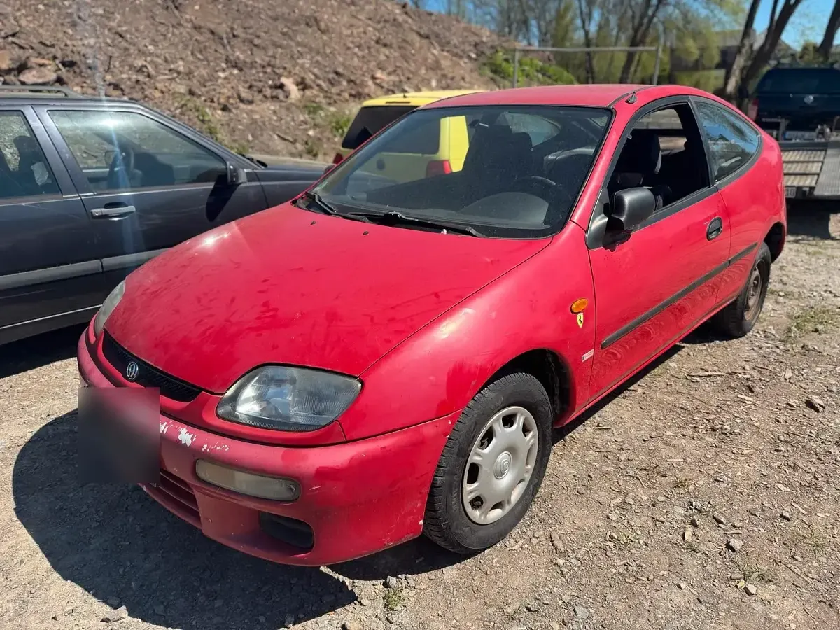 Occasion Mazda 323C 1995 Rouge Citadine