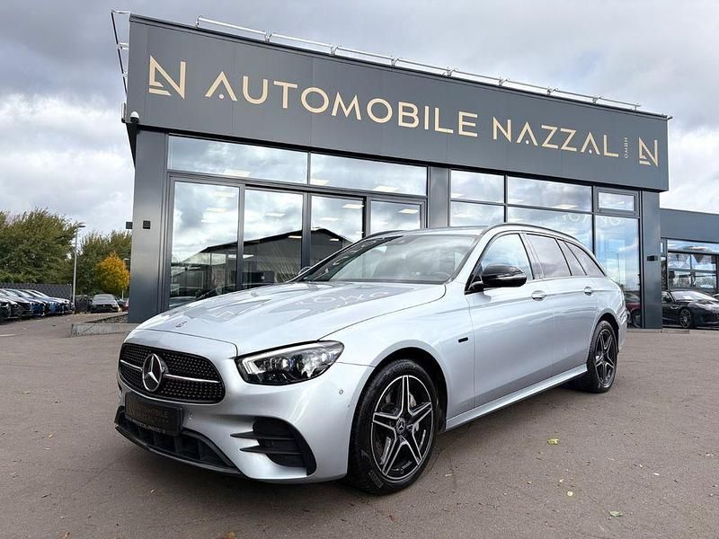 Silber Gebraucht 2020 Mercedes E300 AMG line Limousine | 22.999 € - Bild 1/4