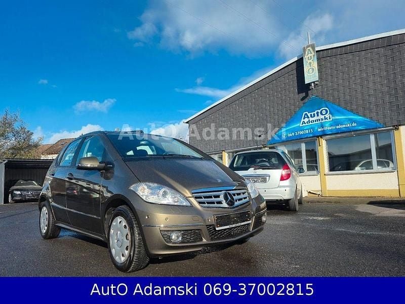 Gebraucht Mercedes A180 Avantgarde 116 PS (85 kW) 2011 Braun Van / Kleinbus