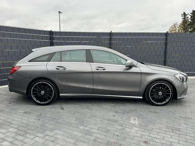 Gebraucht Mercedes CLA200 Shooting Brake 136 PS (100 kW) 2019 Mountaingrau Kombi
