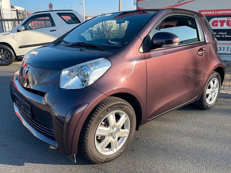 Gebraucht Toyota iQ 68 PS (50 kW) 2010 Violet Kleinwagen