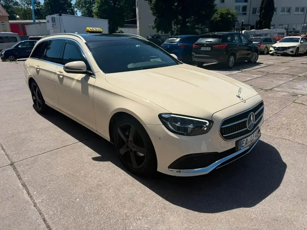 Gebraucht Mercedes E200 160 PS (117 kW) 2022 Beige Kombi