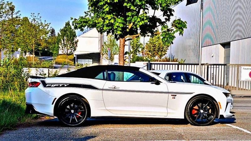 Second-hand Chevrolet Camaro 340 CP (250 kW) 2017 Alb Cabrio