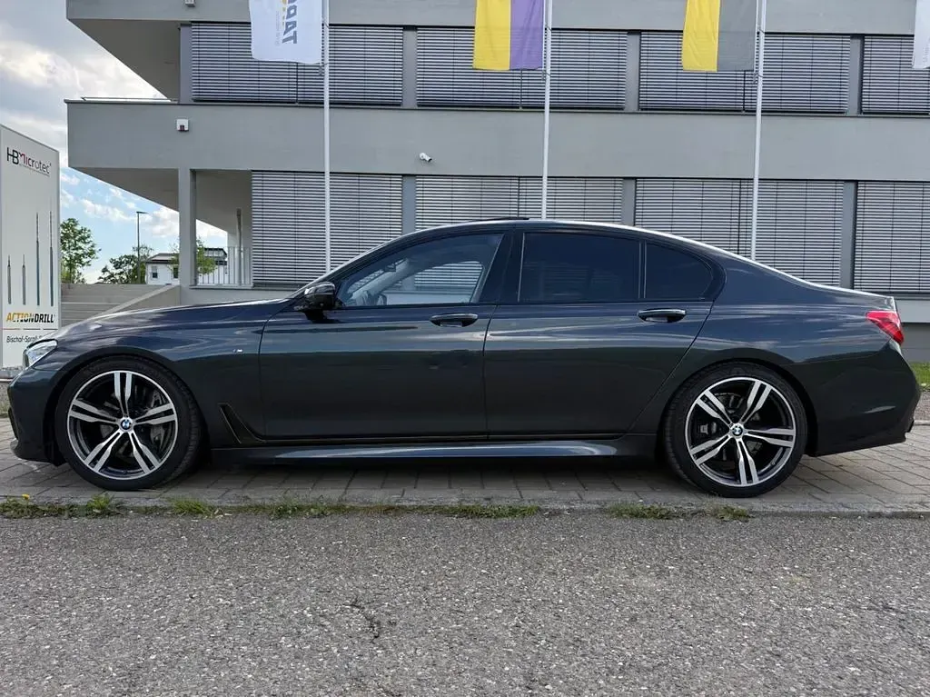 Gebraucht BMW 750 Performance 400 PS (294 kW) 2018 Schwarz Limousine