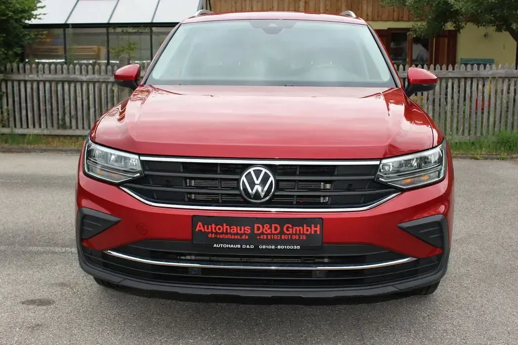 Gebraucht VW Tiguan Active 150 PS (110 kW) 2022 Rot SUV