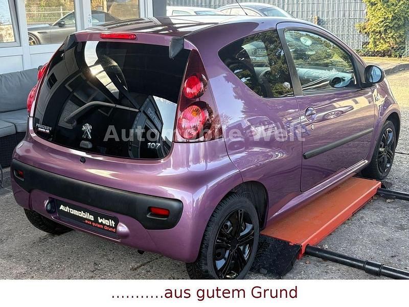 Gebraucht Peugeot 107 68 PS (50 kW) 2013 Violett Kleinwagen