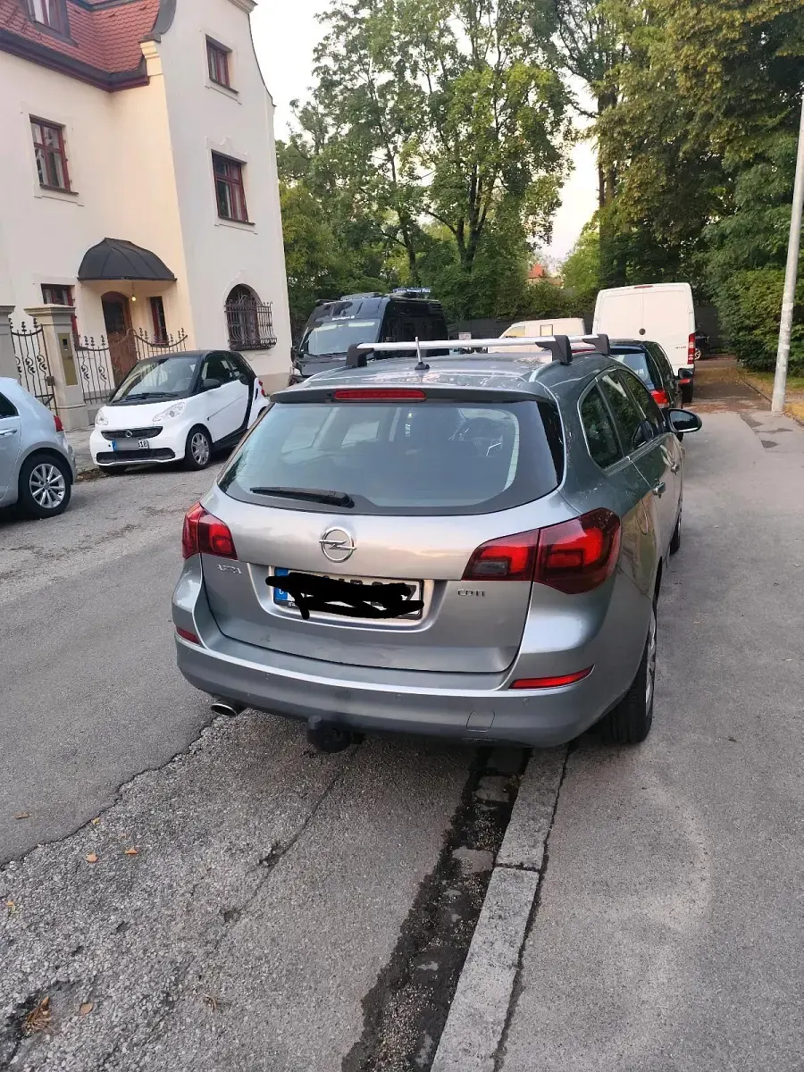 Gebraucht Opel Astra 160 PS (117 kW) 2011 Silber Kombi