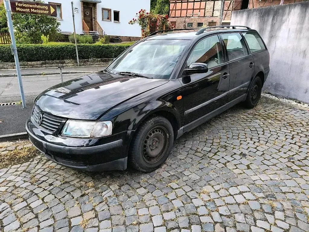 Gebraucht VW Passat 102 PS (75 kW) 1997 Schwarz Kombi