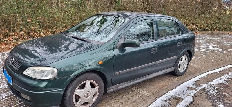 Grün Gebraucht 1998 Opel Astra Kleinwagen | 500 € (Guter Preis) - Bild 1/4