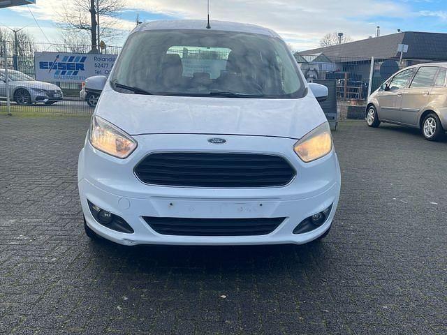 Weiß Gebraucht 2015 Ford Tourneo Courier Trend Van / Kleinbus | 4.050 € (Guter Preis) - Bild 1/4