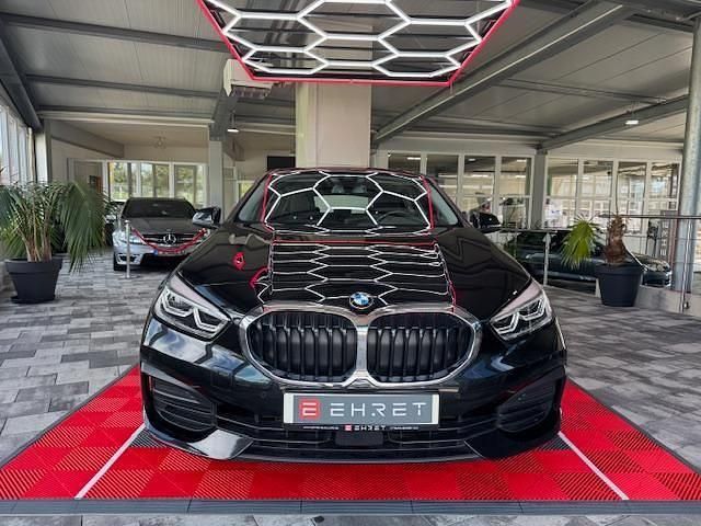 Schwarz Gebraucht 2022 BMW 118 Advantage Kleinwagen | 24.980 € (Etwas zu teuer) - Bild 1/4