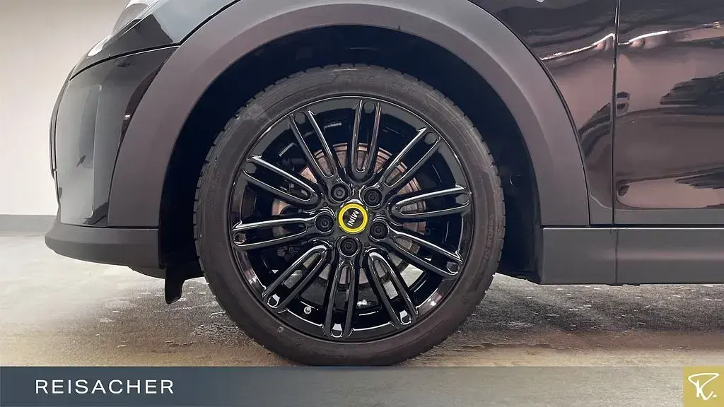 Usata Mini Cooper SE 135 kW (184 CV) 2023 Nero Utilitaria